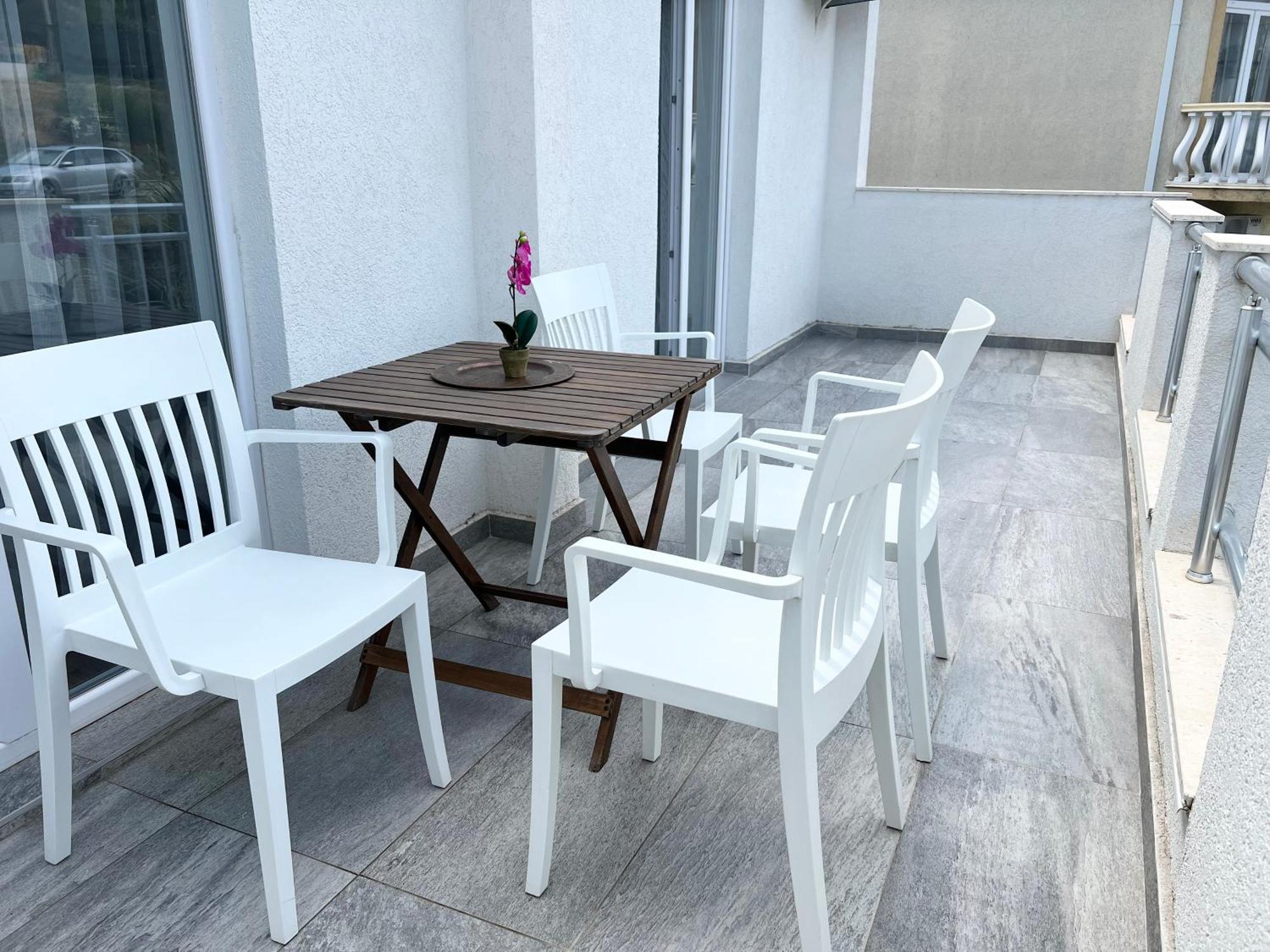 Apartments Mrdak บาร์ ภายนอก รูปภาพ